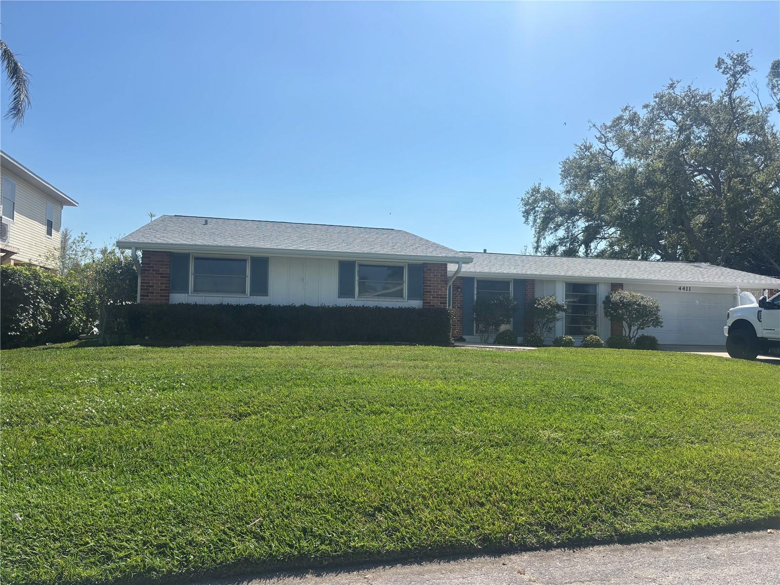 4411 Dolphin Ln, Palmetto, FL 34221