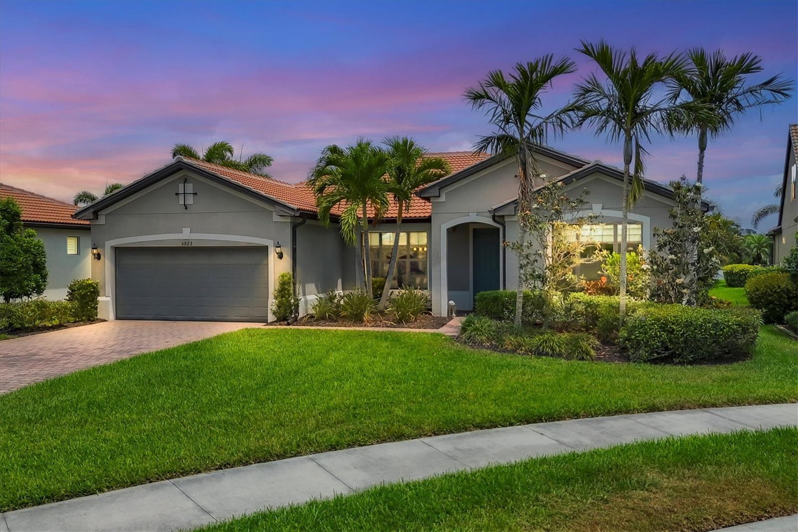 5923 Snowy Egret Dr, Sarasota, FL 34238