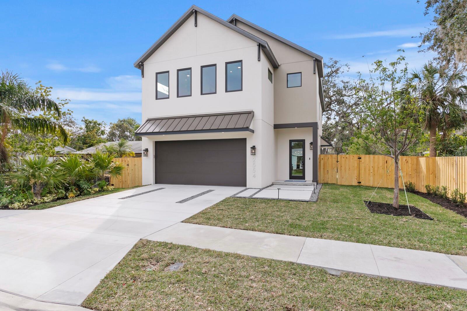 2554 Arlington St, Sarasota, FL 34239