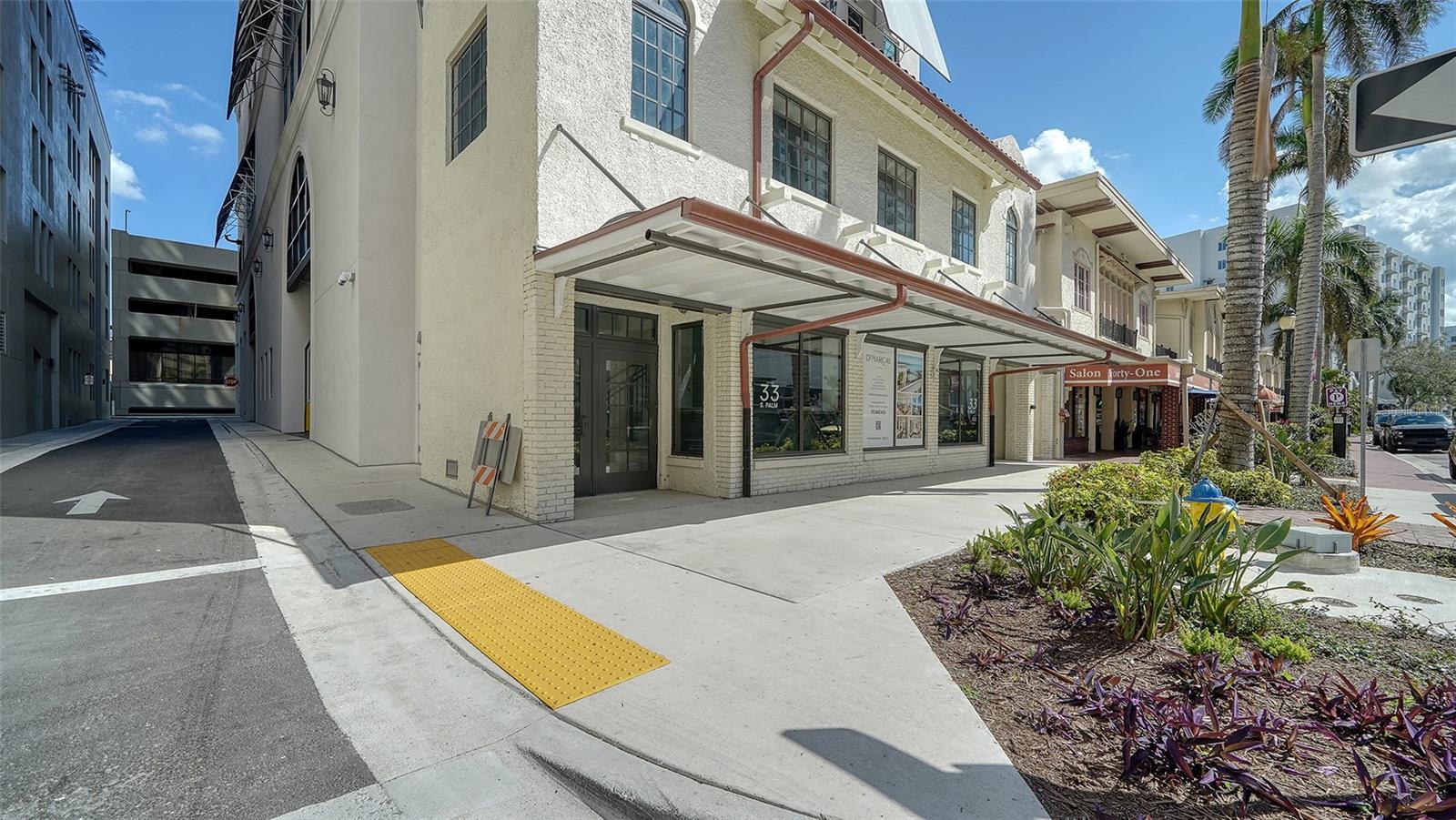 33 S Palm Ave #1403, Sarasota, FL 34236