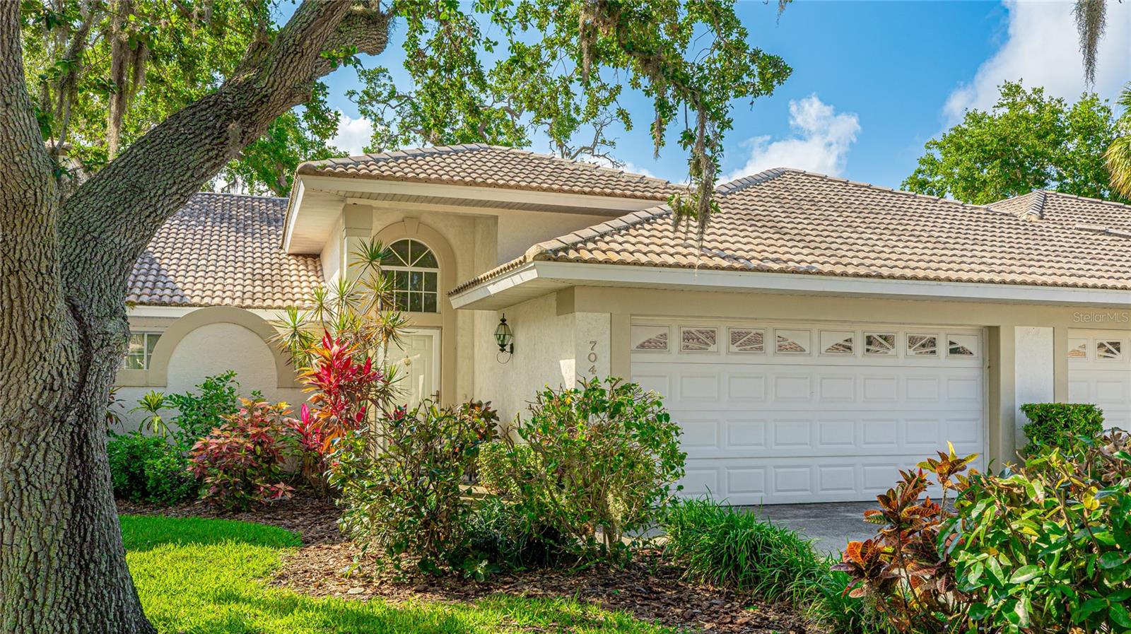7044 Woodside Oaks Cir #9, Sarasota, FL 34231