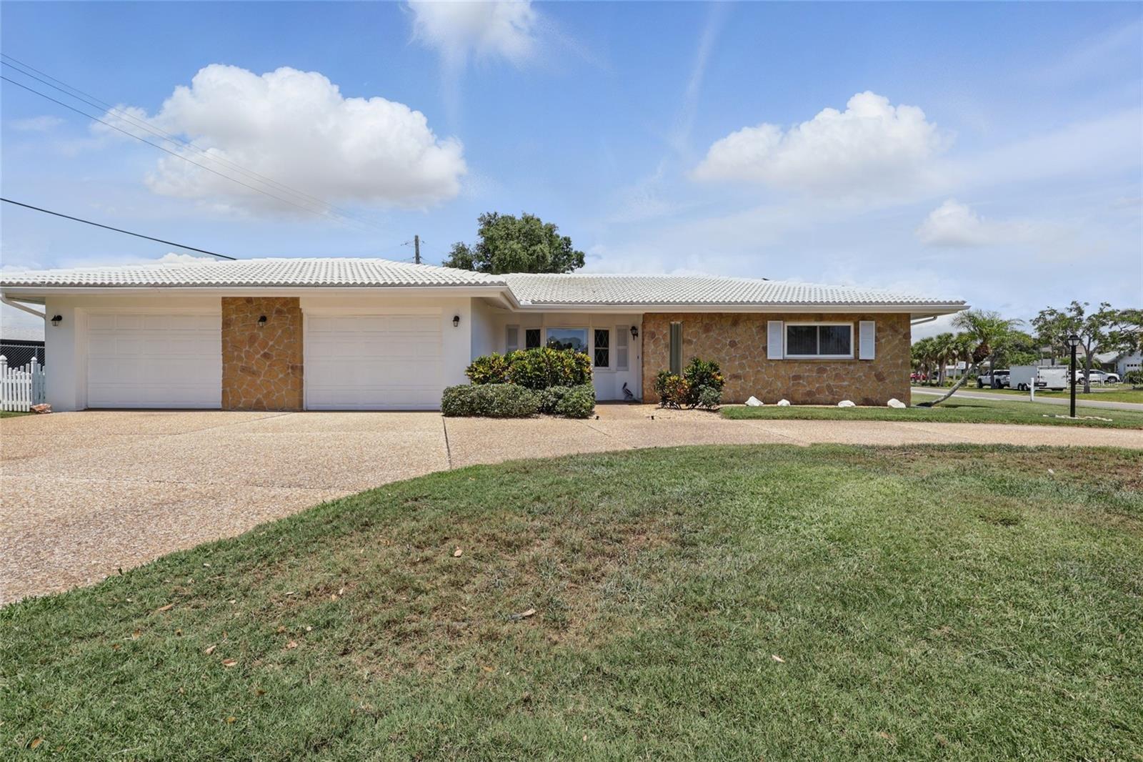 3105 Gulf Gate Dr, Sarasota, FL 34231