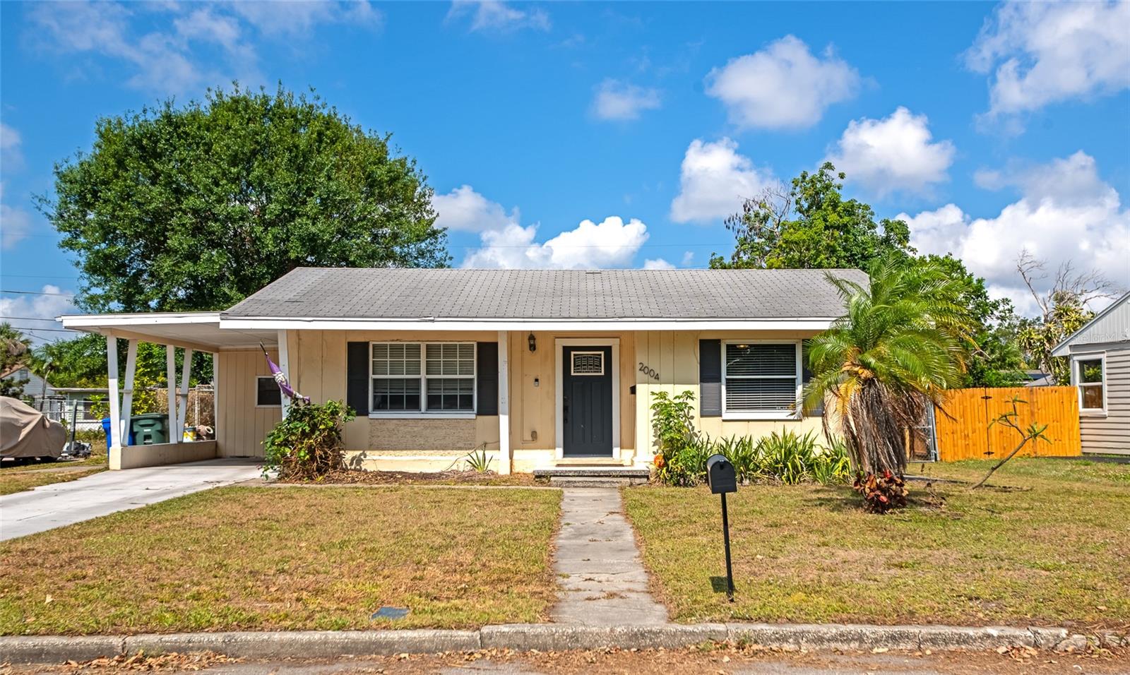 2004 19th St W, Bradenton, FL 34205