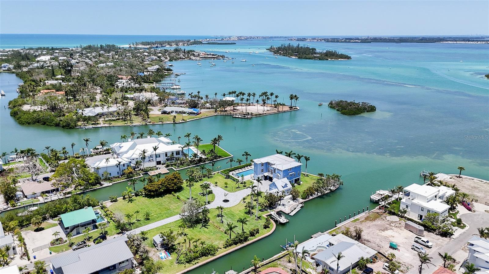 630 De Narvaez Dr, Longboat Key, FL 34228