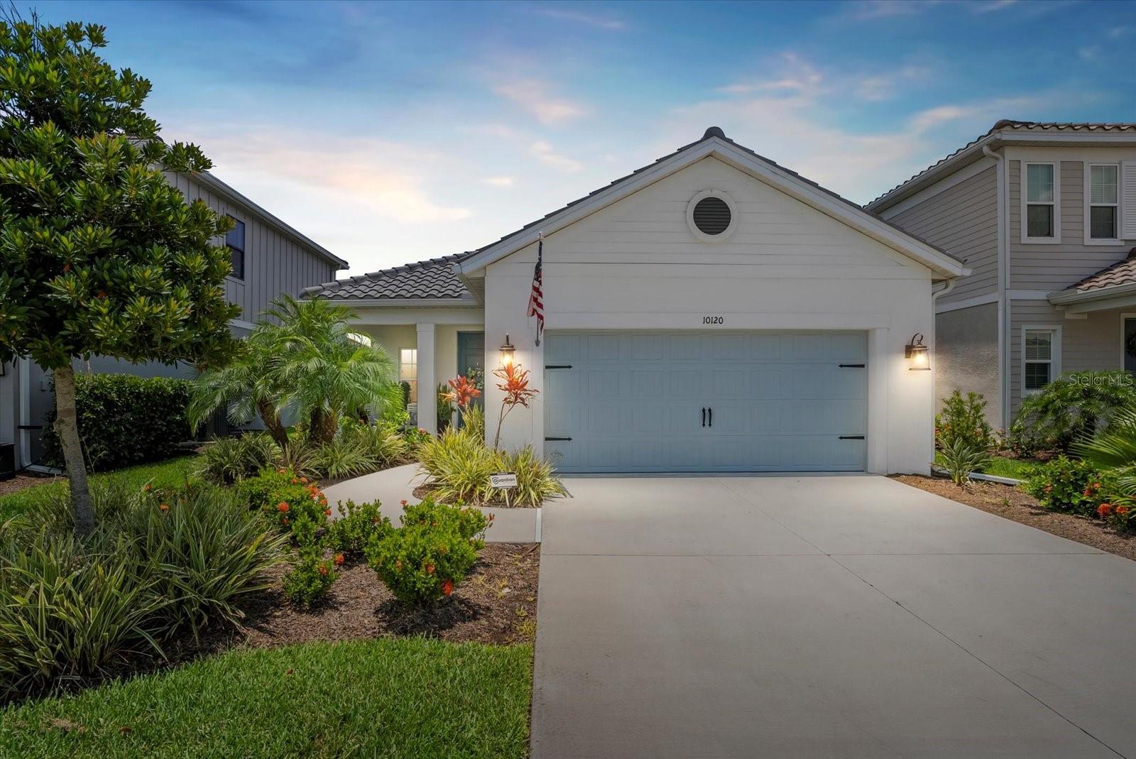 10120 Canaveral Cir, Sarasota, FL 34241