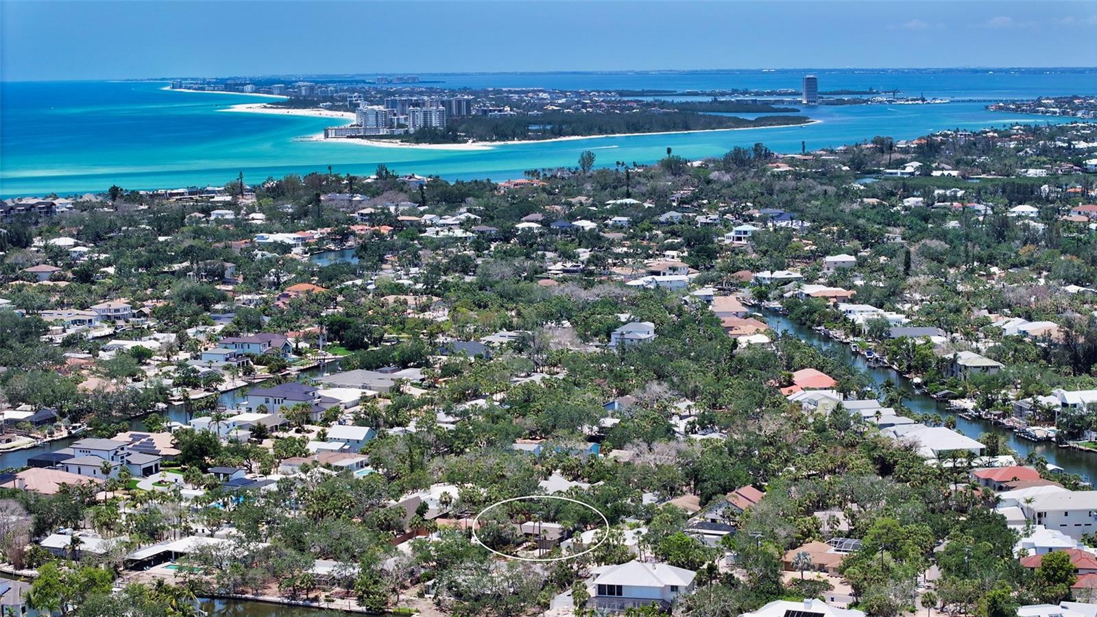755 Edgemere Ln, Sarasota, FL 34242