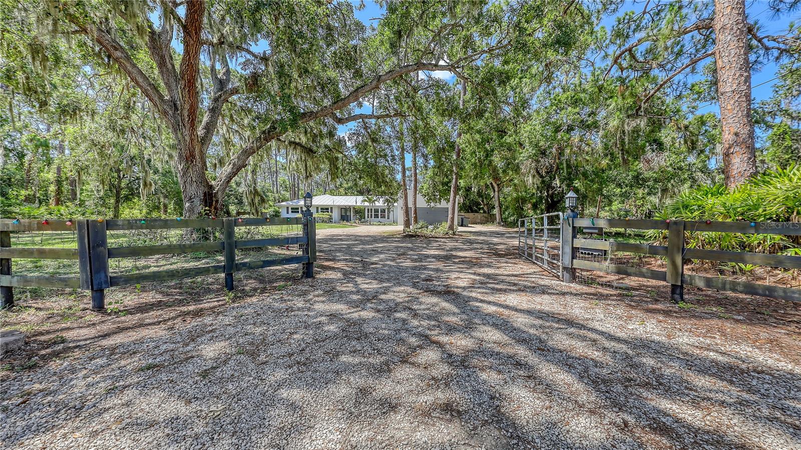 6990 Richardson Rd, Sarasota, FL 34240