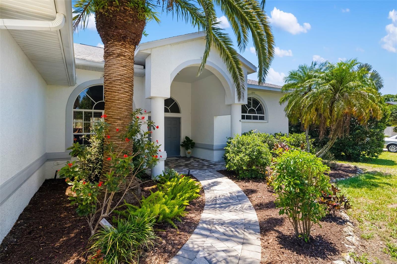 3988 Berlin Dr, Sarasota, FL 34233