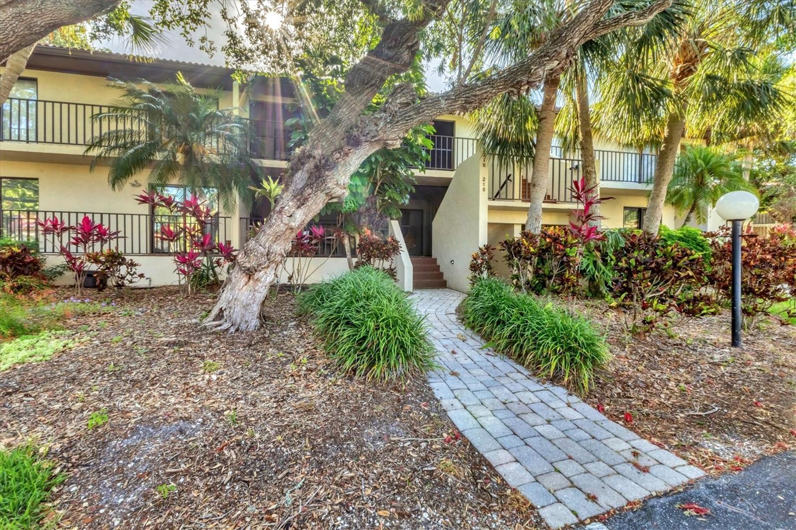 6501 Mourning Dove Dr #215, Bradenton, FL 34210