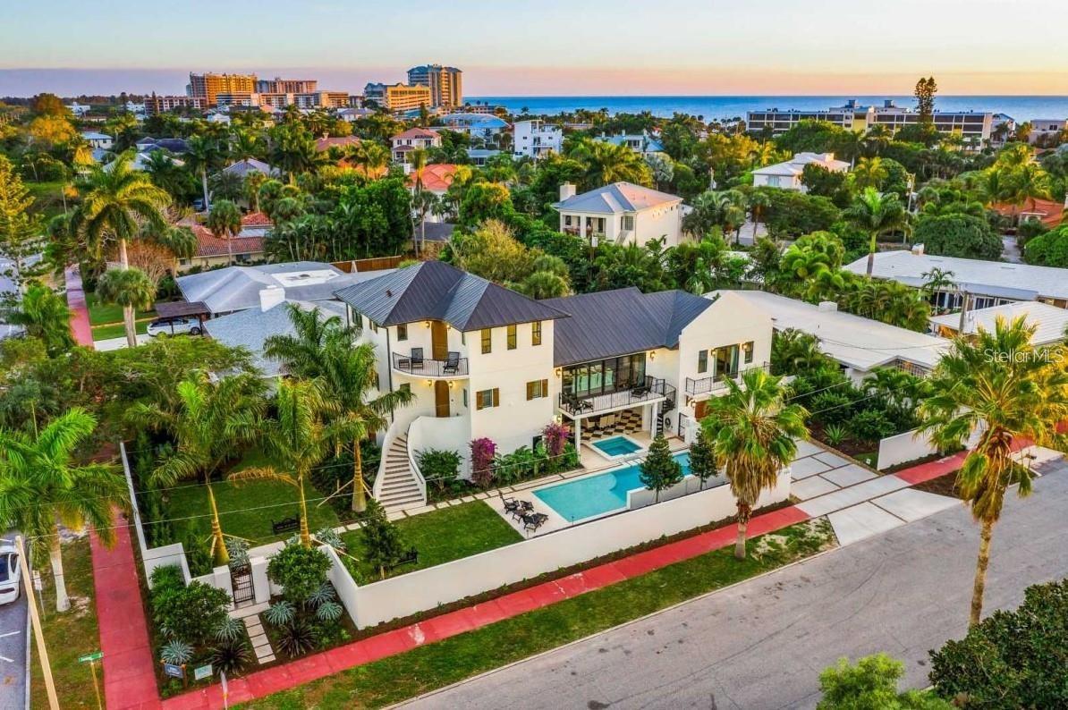 340 Jackson Dr, Sarasota, FL 34236