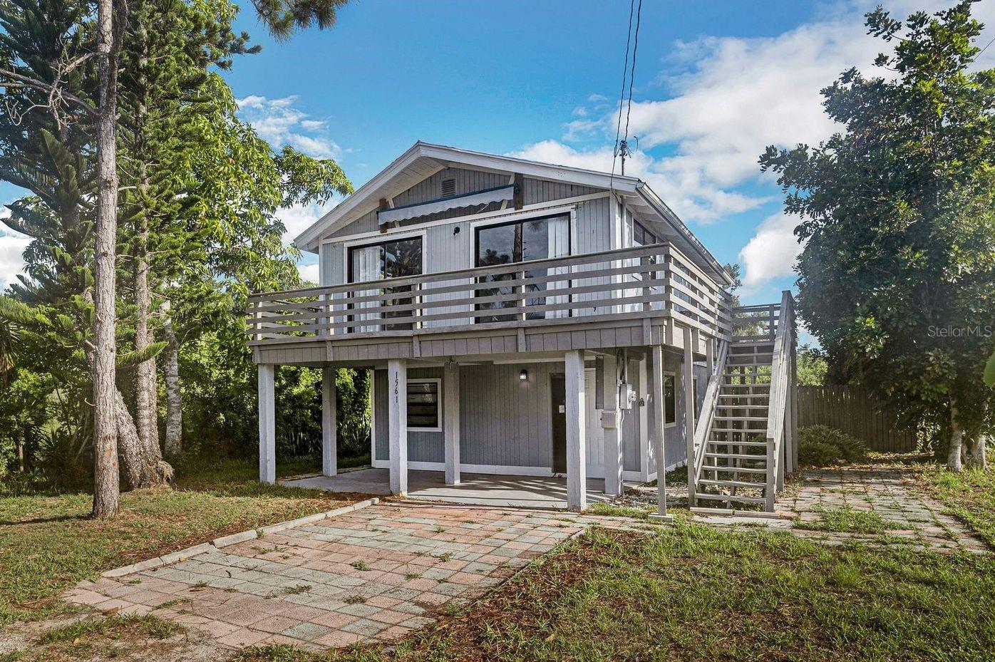 1561 Laurel Dr, North Fort Myers, FL 33917