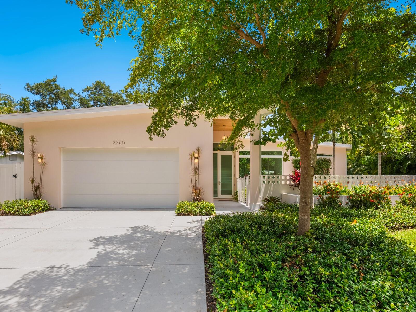 2265 Clematis St, Sarasota, FL 34239