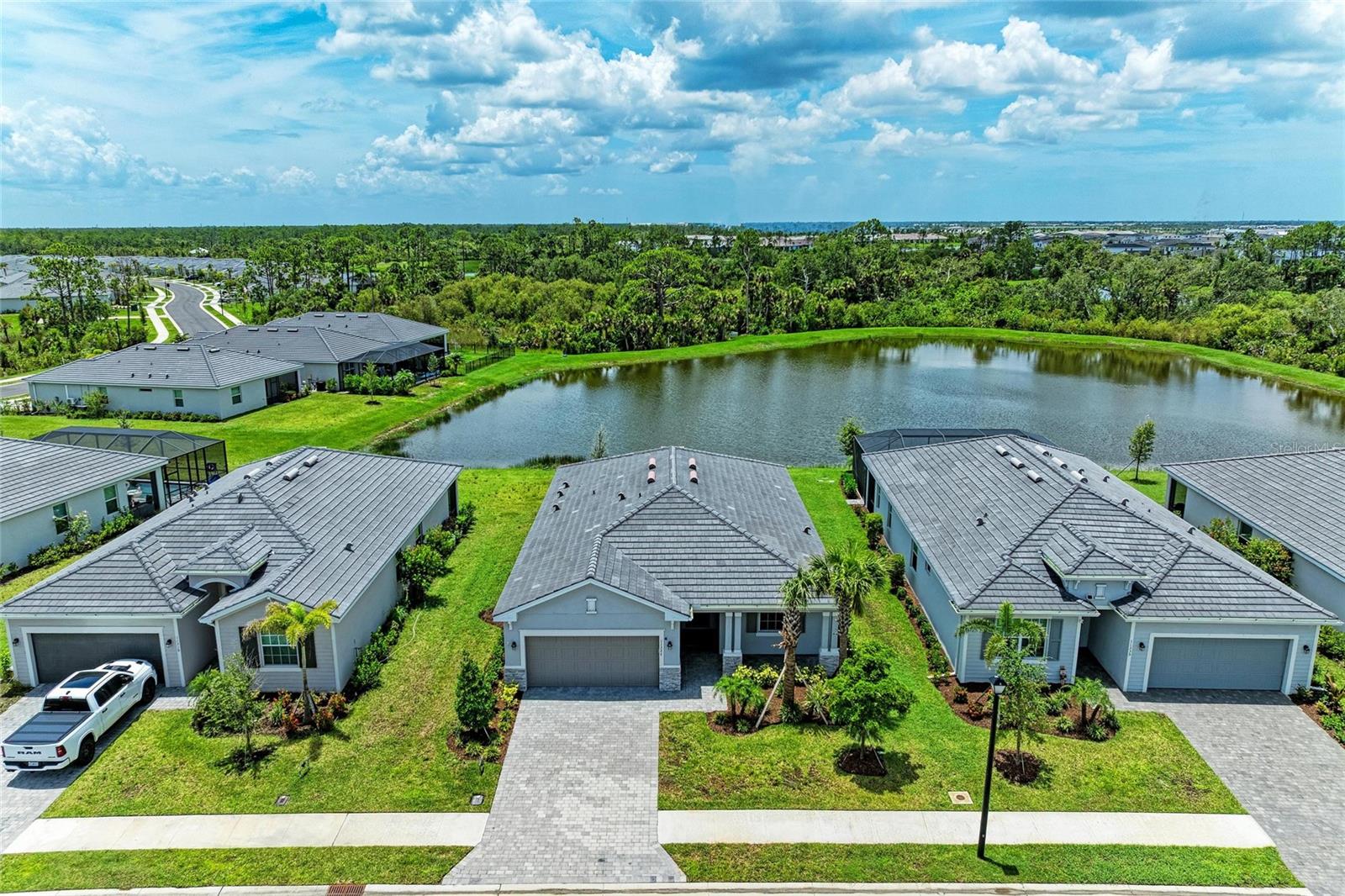 11327 Burgundy Dr, Venice, FL 34293