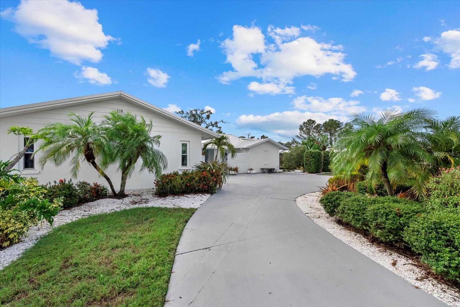 538 Magellan Dr, Sarasota, FL 34243