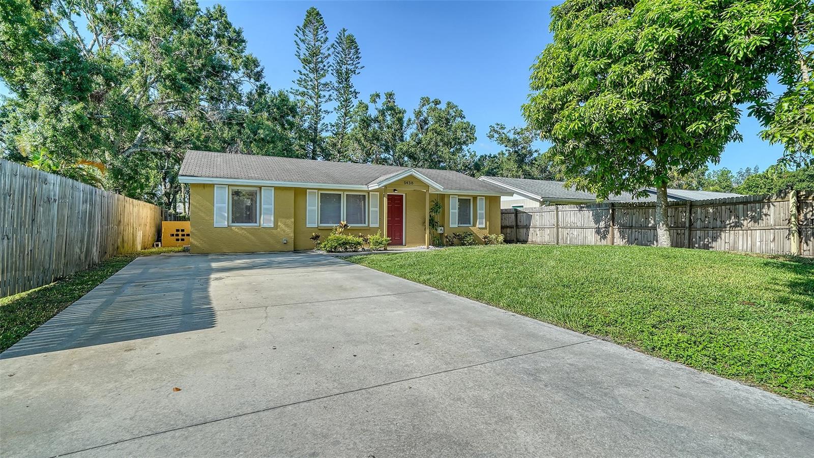 5438 Potter St, Sarasota, FL 34232
