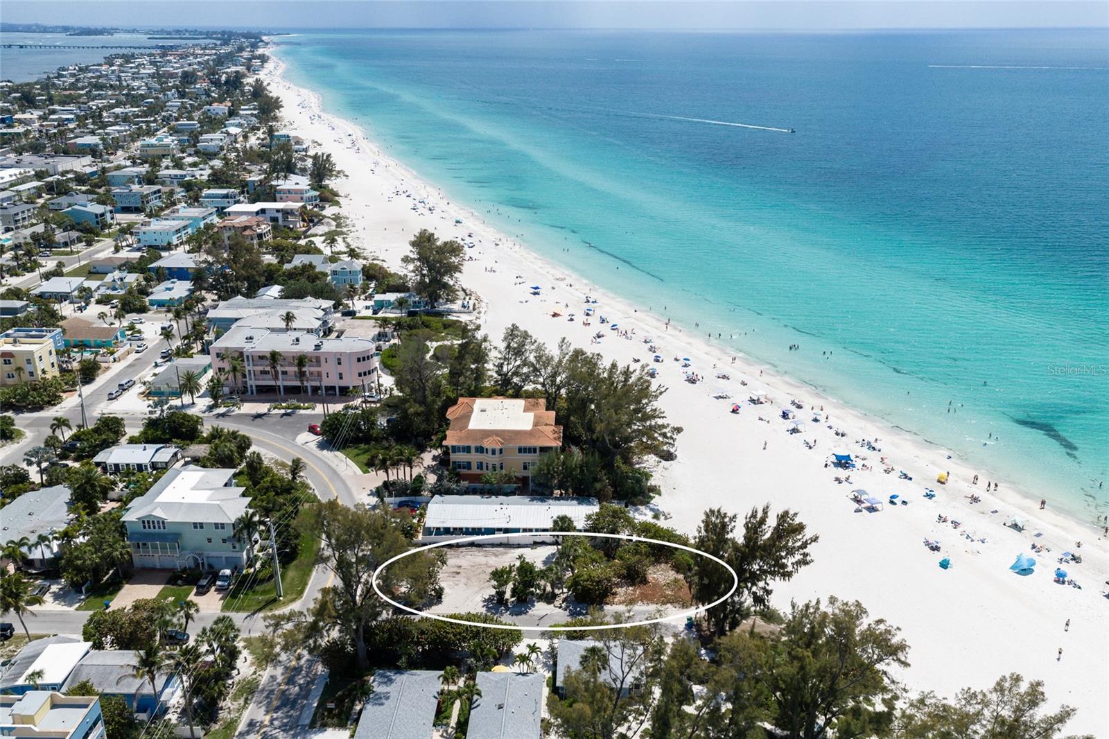 3720 Gulf Dr, Holmes Beach, FL 34217