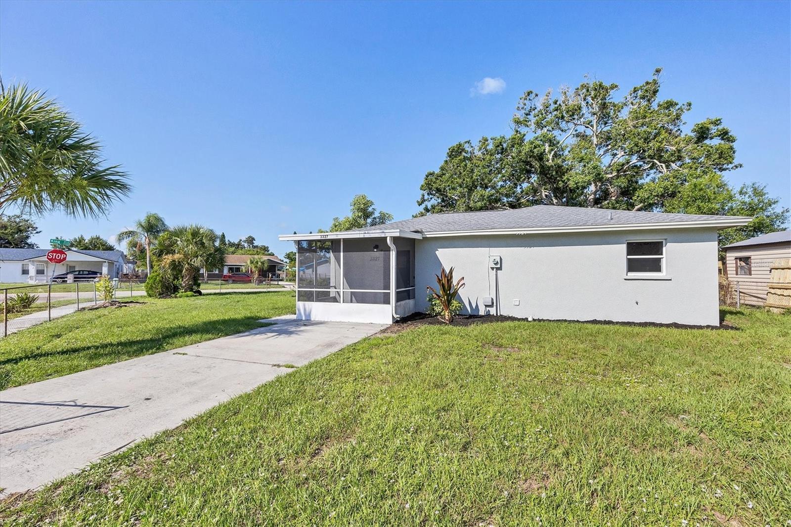 3327 King Blvd, Sarasota, FL 34234