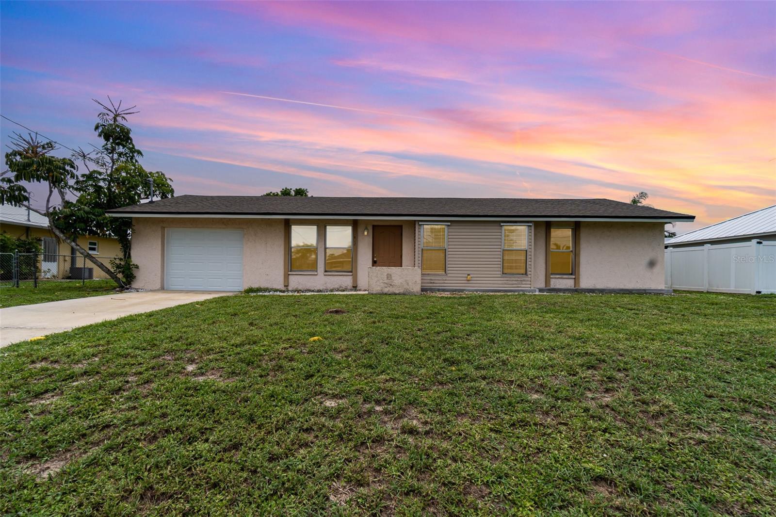 1412 Se 11th St, Cape Coral, FL 33990