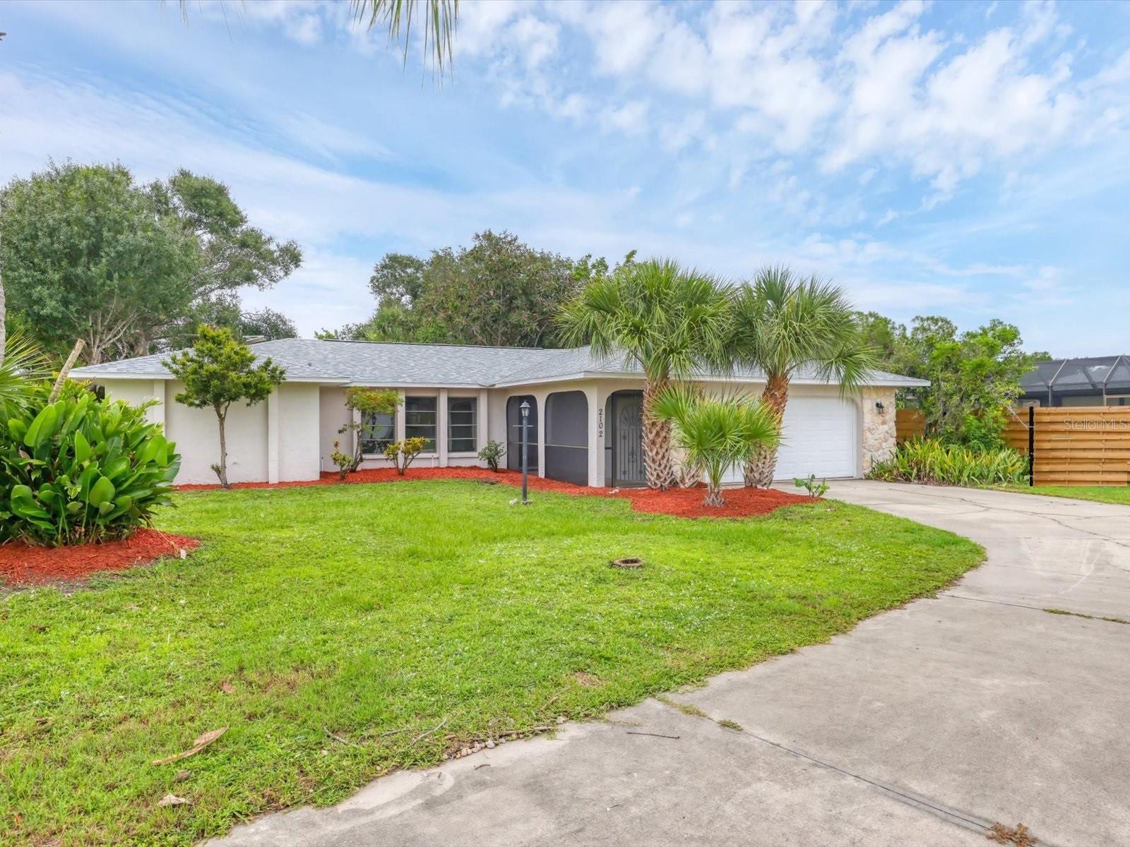 2102 Country Meadows Pl, Sarasota, FL 34235