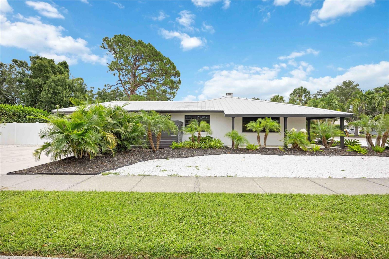 2105 Hibiscus St, Sarasota, FL 34239