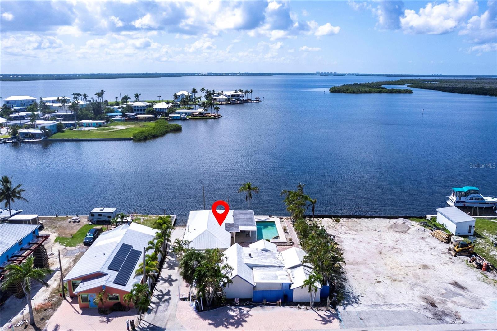 4741/4743 Pine Island Rd Nw, Matlacha, FL 33993