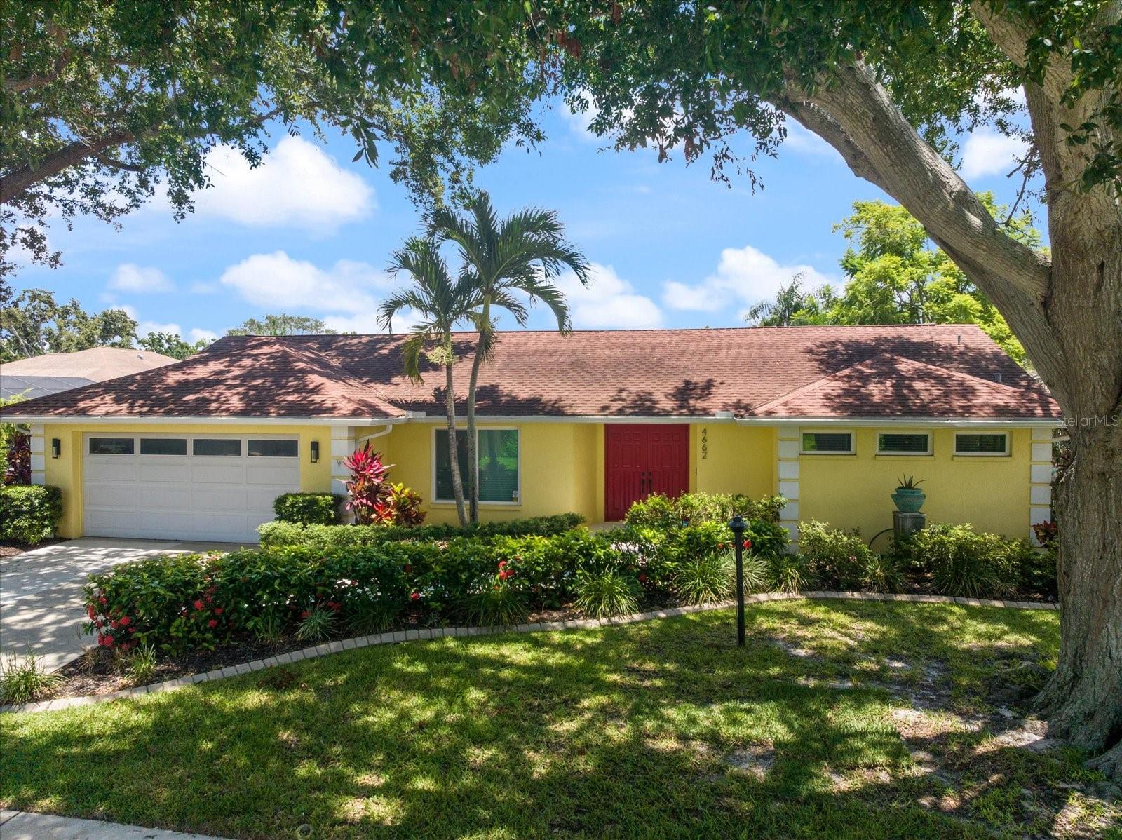 4662 Long Lake Dr, Sarasota, FL 34233
