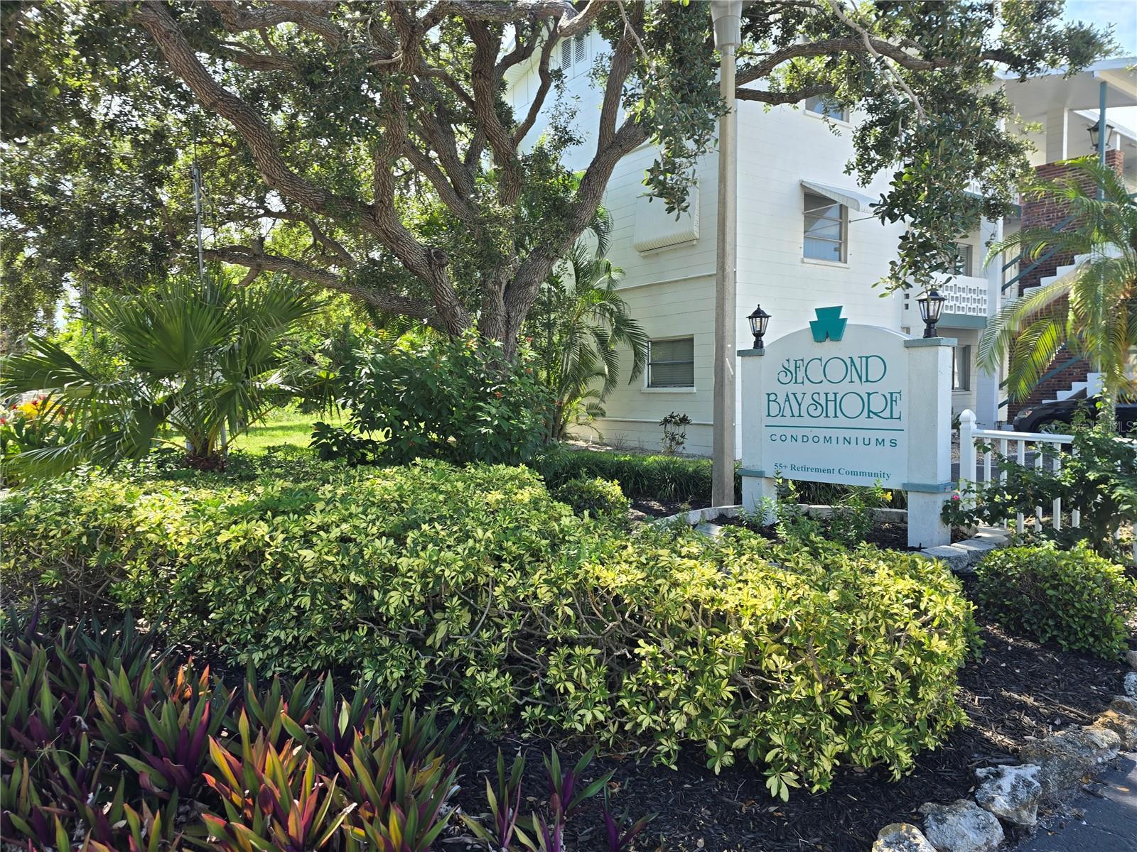 5850 Welcome Rd #J6, Bradenton, FL 34207