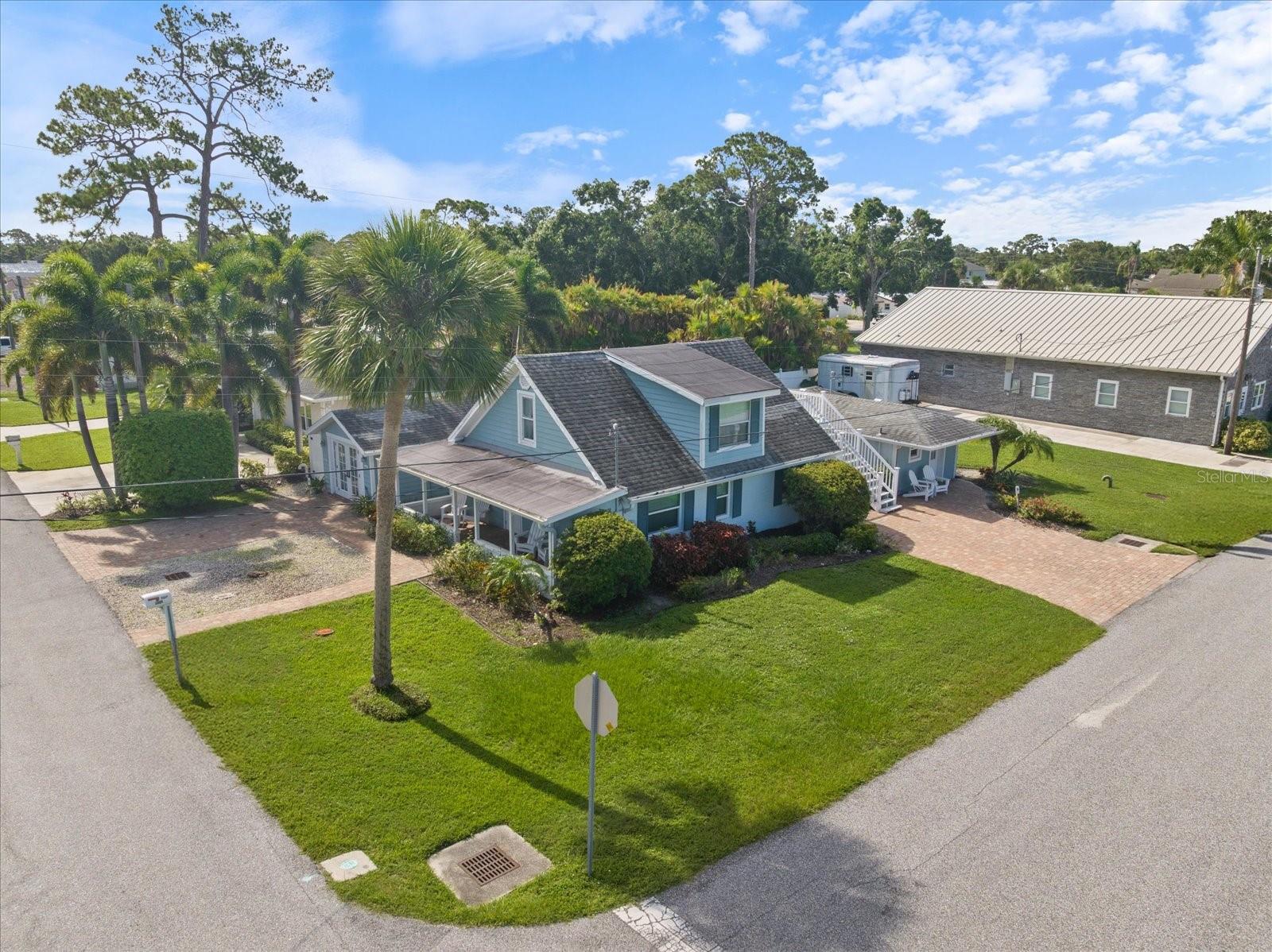 3504 Estrada St, Sarasota, FL 34239