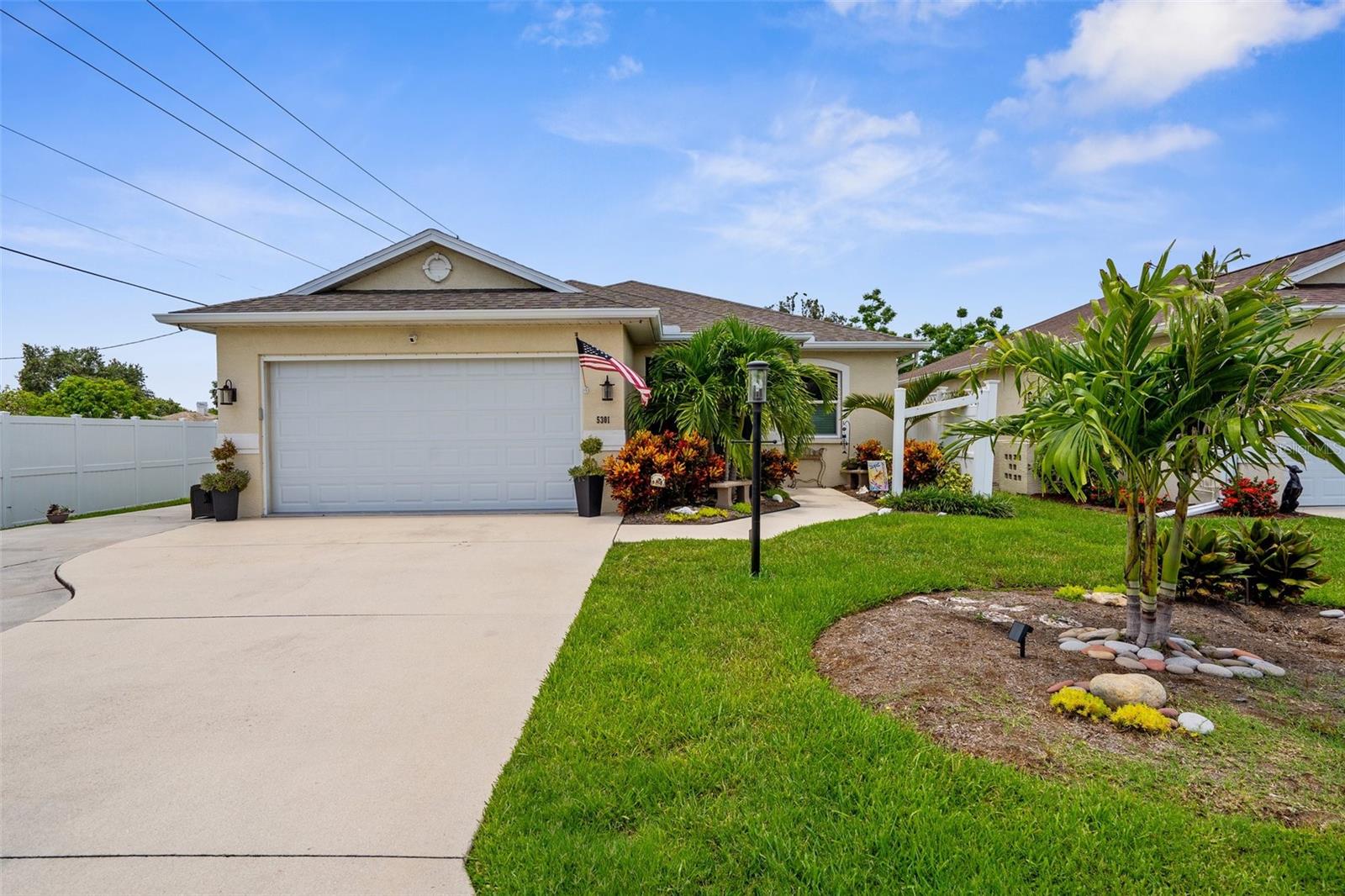 5301 Colony Meadows Ln, Sarasota, FL 34233