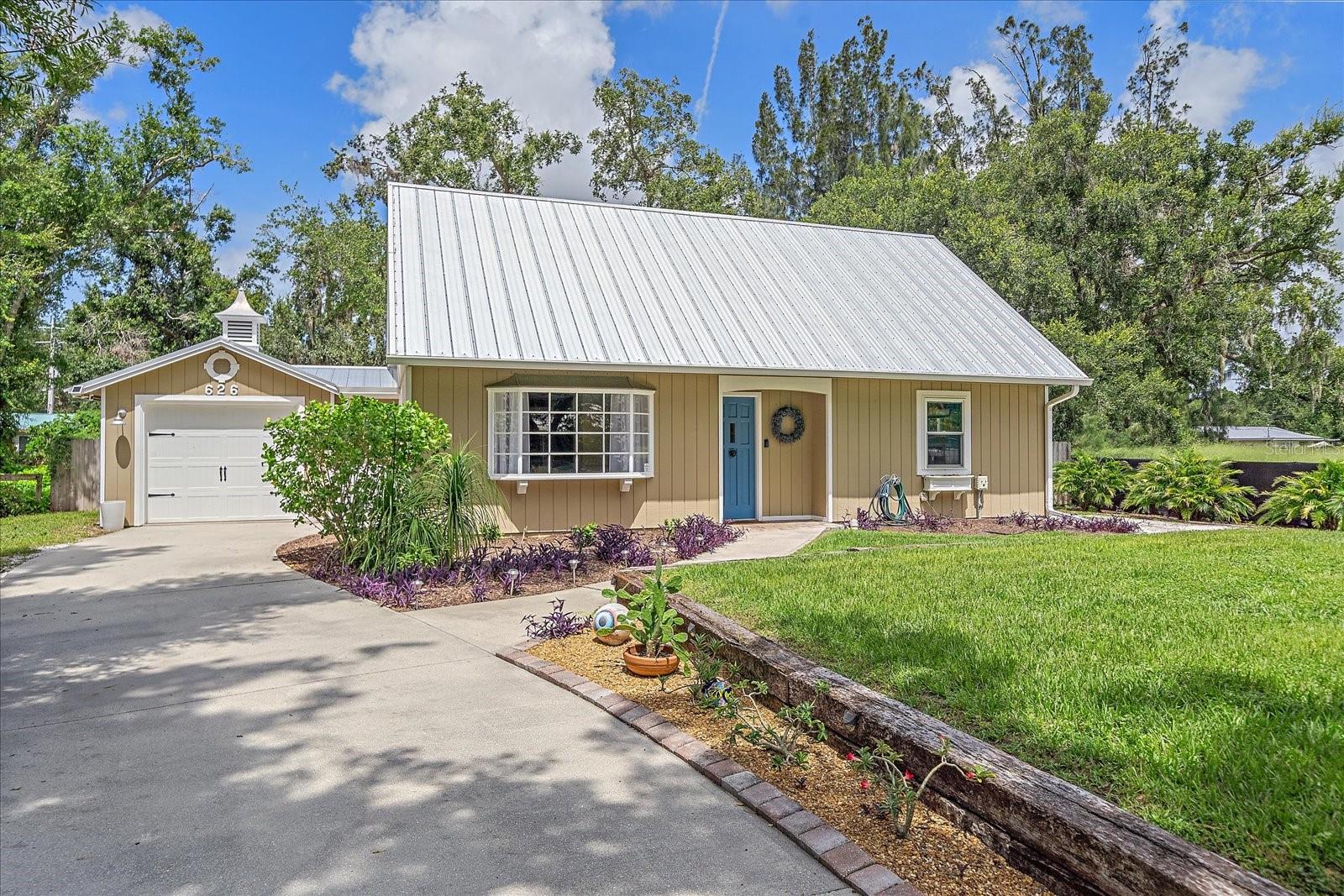 626 Hand Ave, Sarasota, FL 34232