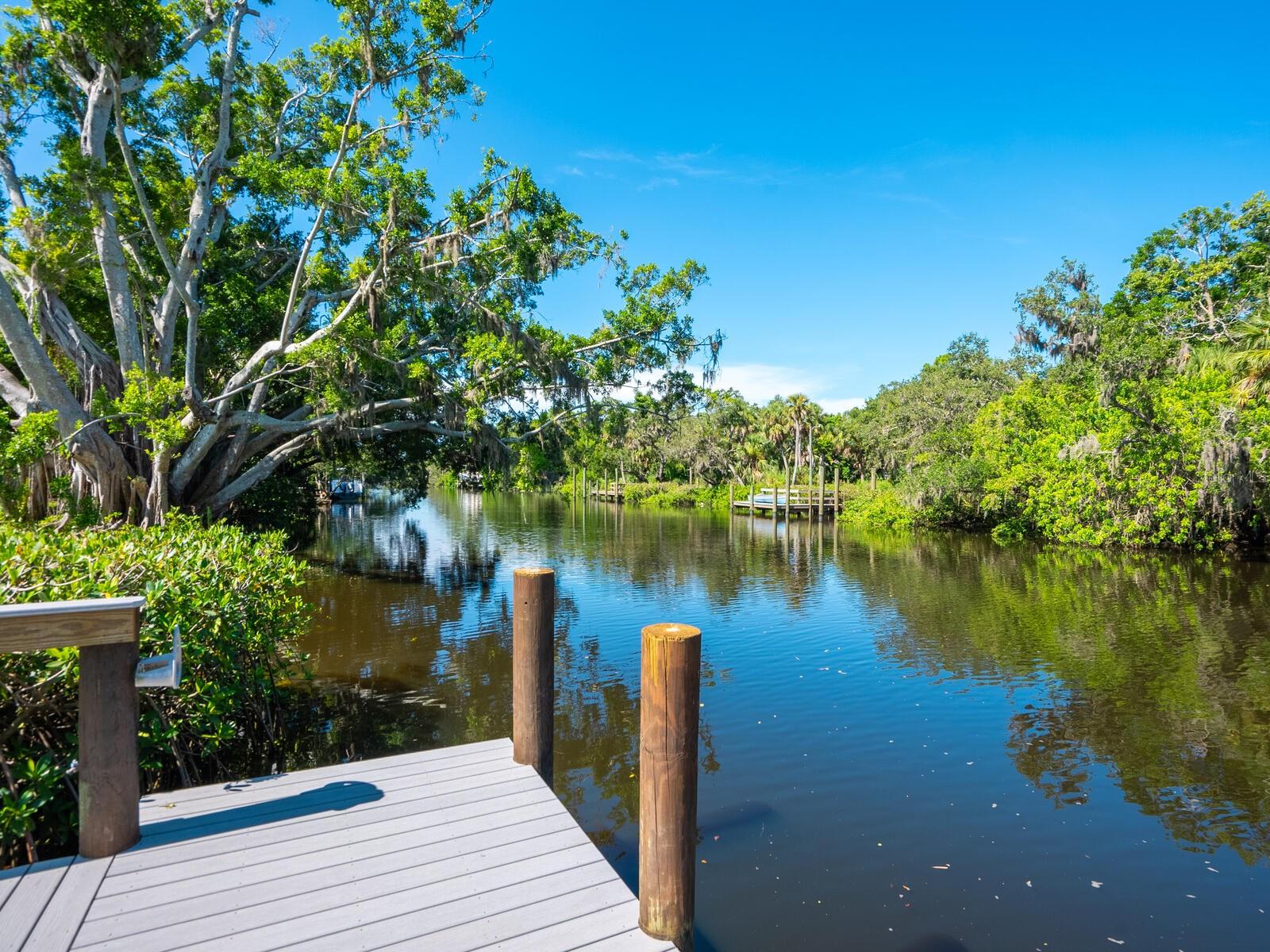 2504 Wilkinson Rd, Sarasota, FL 34231