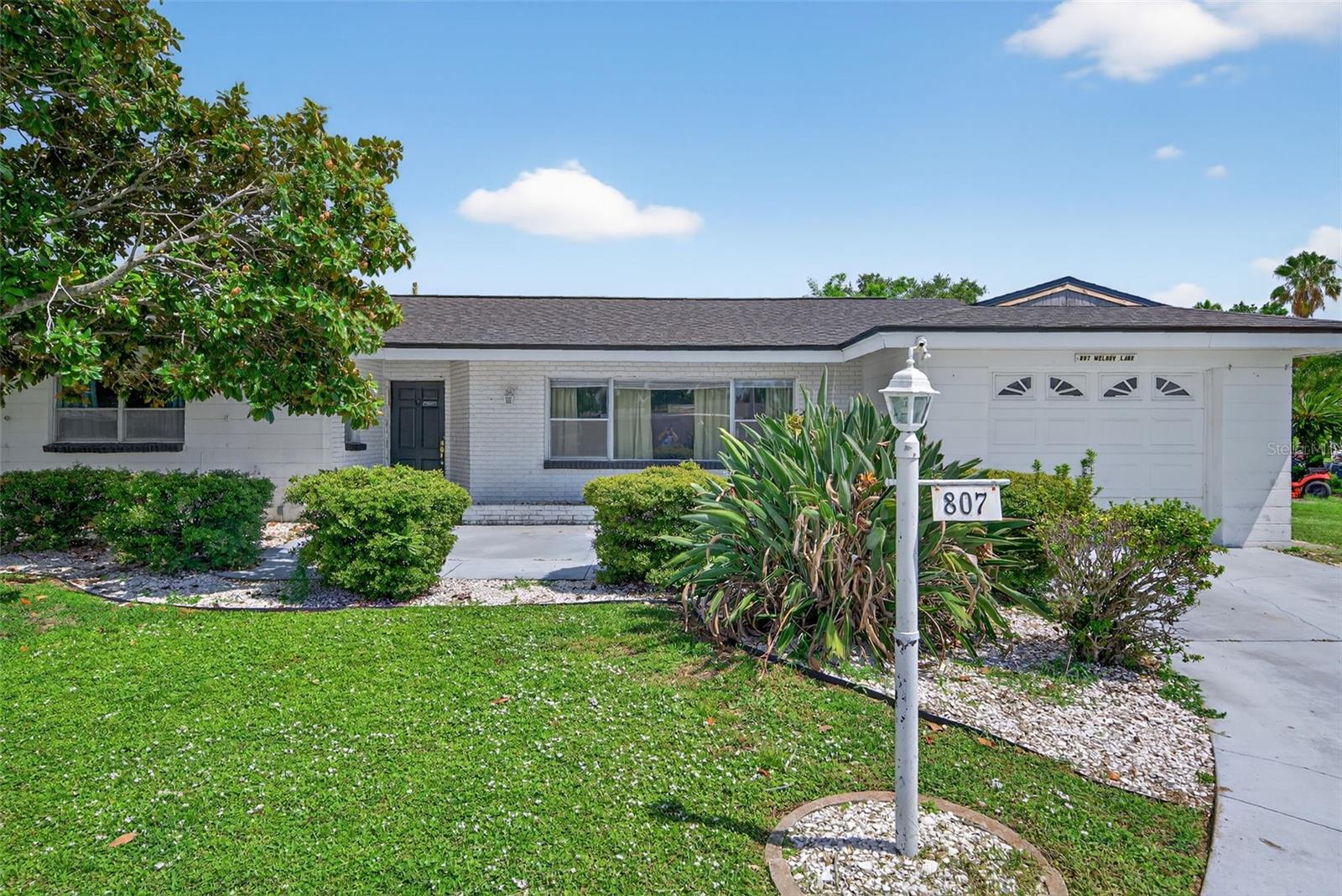 807 Melody Ln, Bradenton, FL 34207