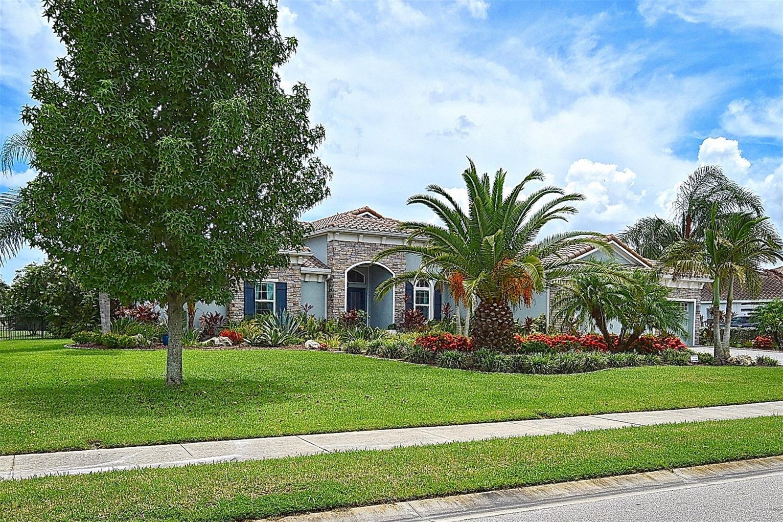 4777 Vasca Dr, Sarasota, FL 34240