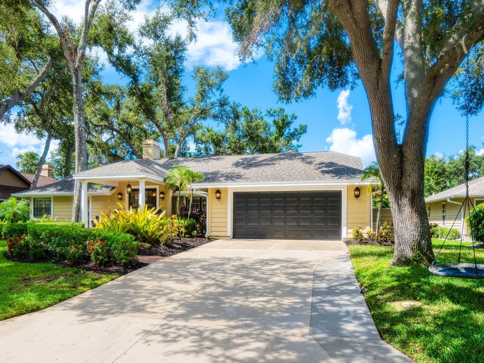 1773 Oak Lakes Dr, Sarasota, FL 34232