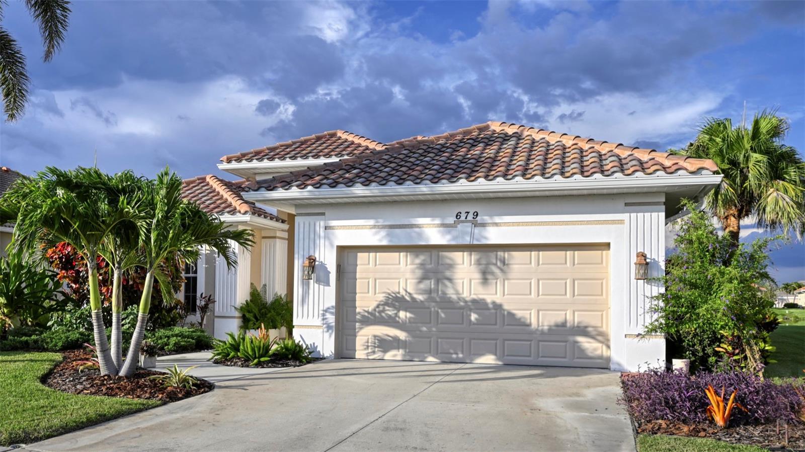 679 Lakescene Dr, Venice, FL 34293
