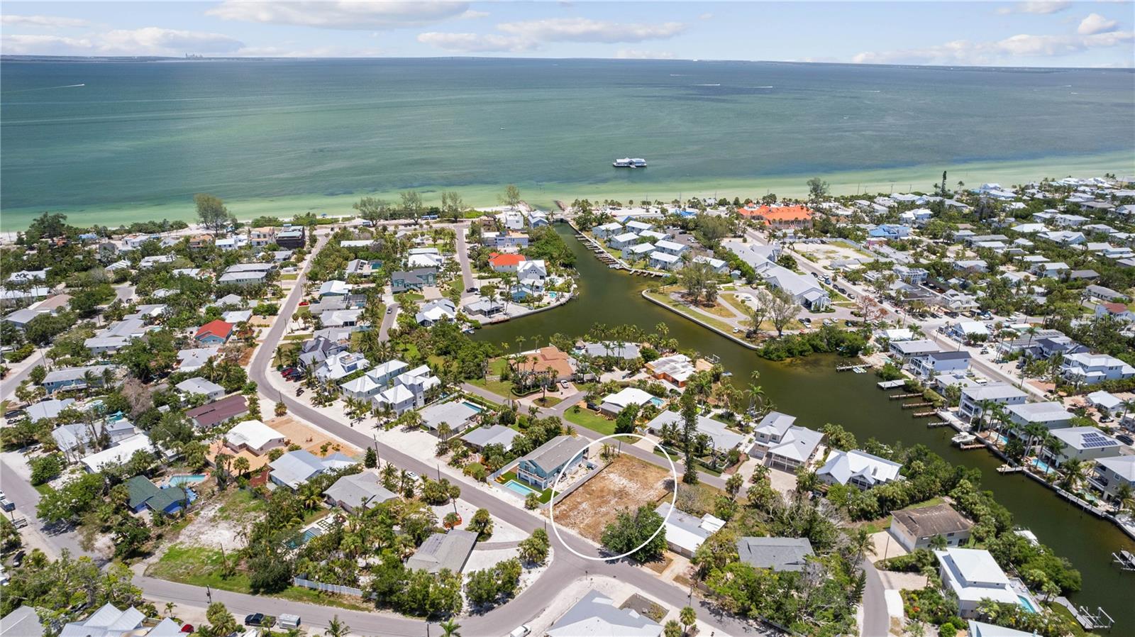 132 Crescent Dr, Anna Maria, FL 34216
