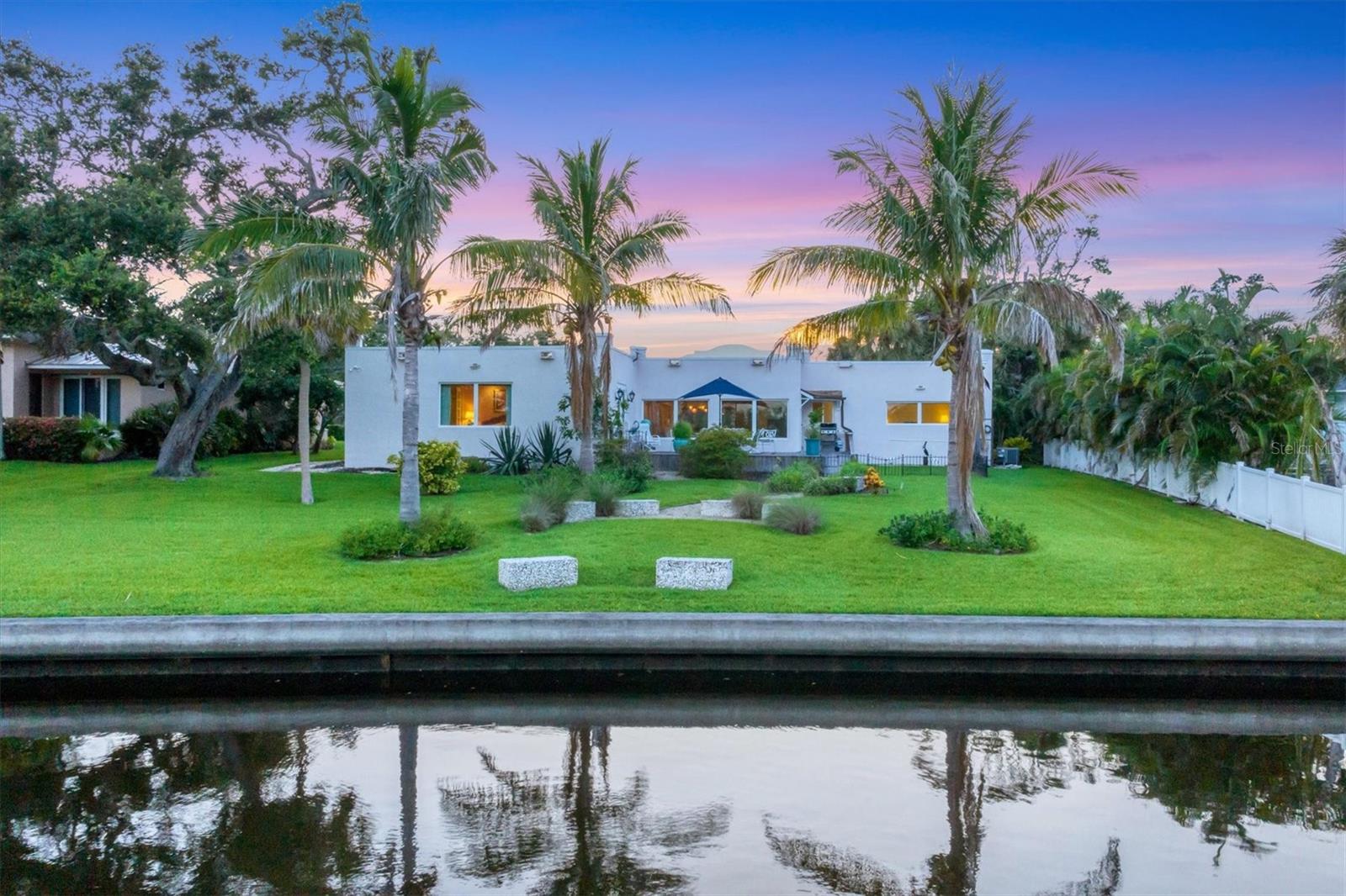 5329 Palos Verdes Dr, Sarasota, FL 34231