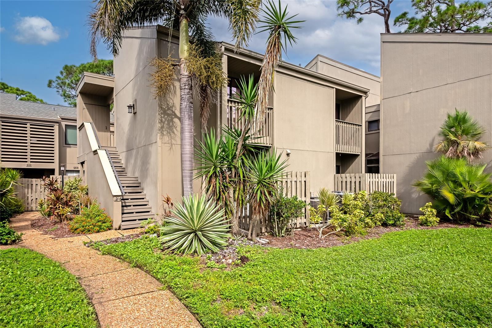 216 Woodland Dr #216, Osprey, FL 34229