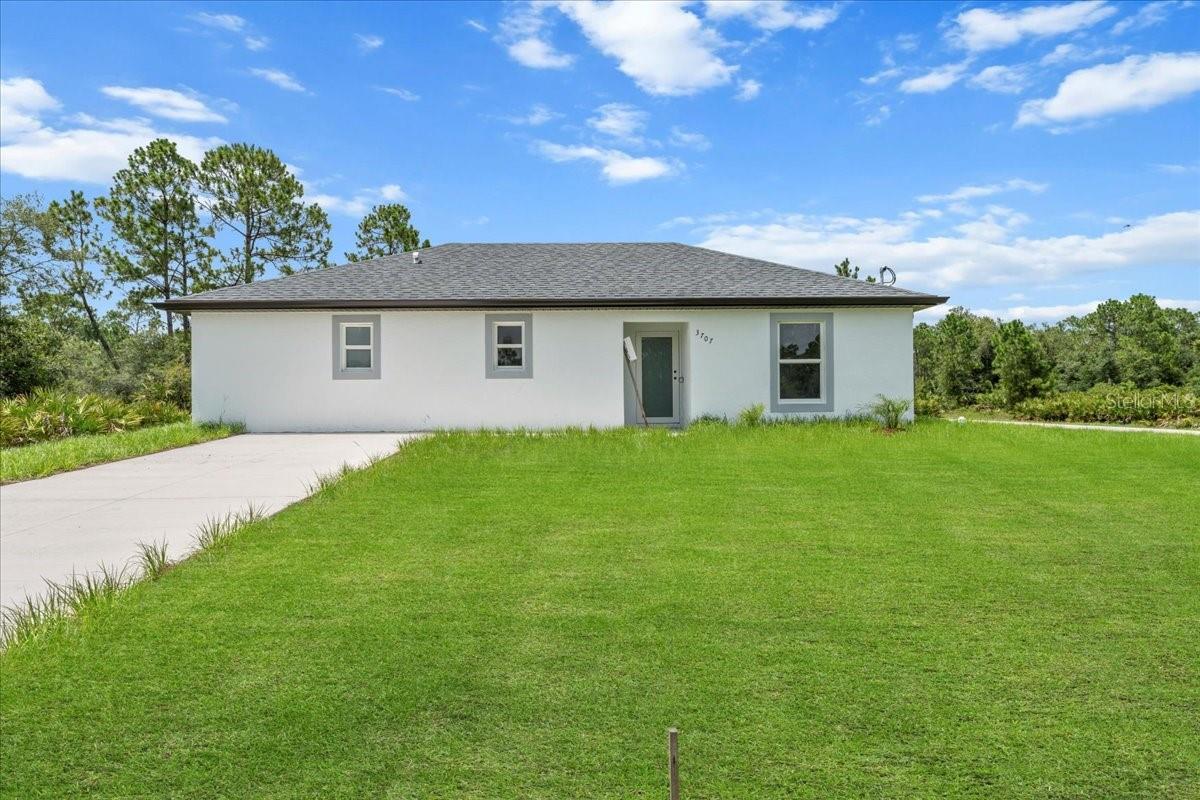 3707 20th St E, Alva, FL 33920