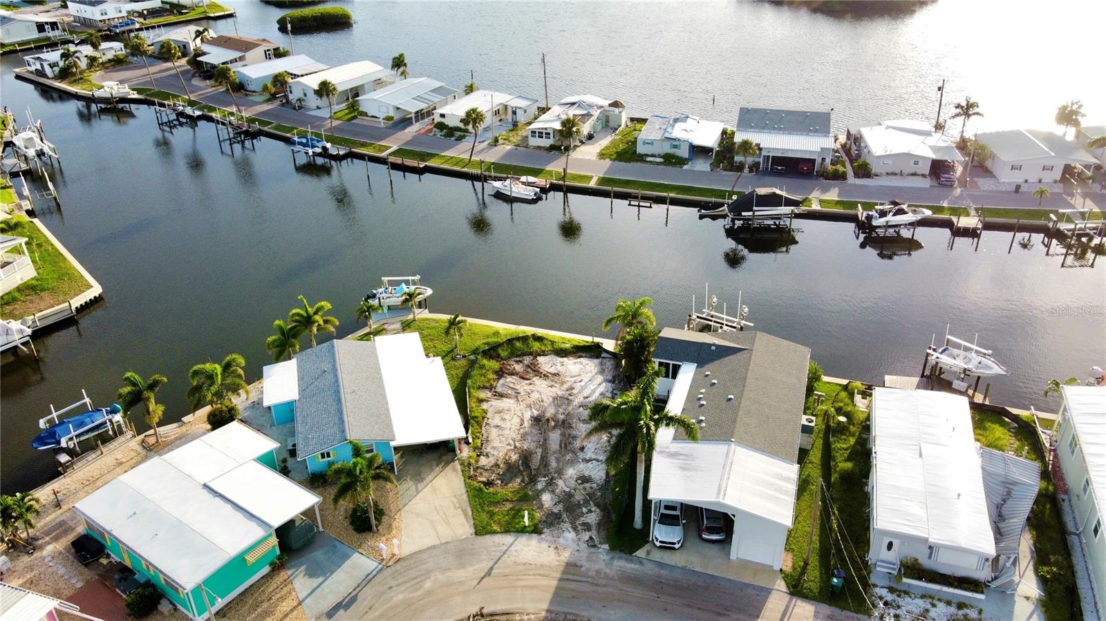 314 Bahama Dr, Palmetto, FL 34221