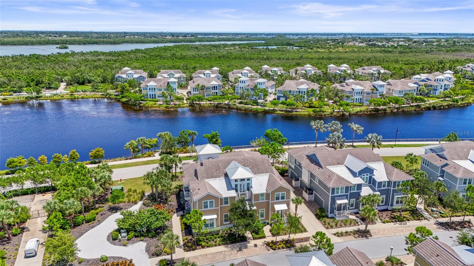 303 Compass Point Dr #101, Bradenton, FL 34209