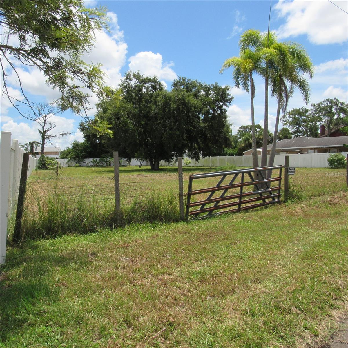 6725 Quonset Rd, Bradenton, FL 34203