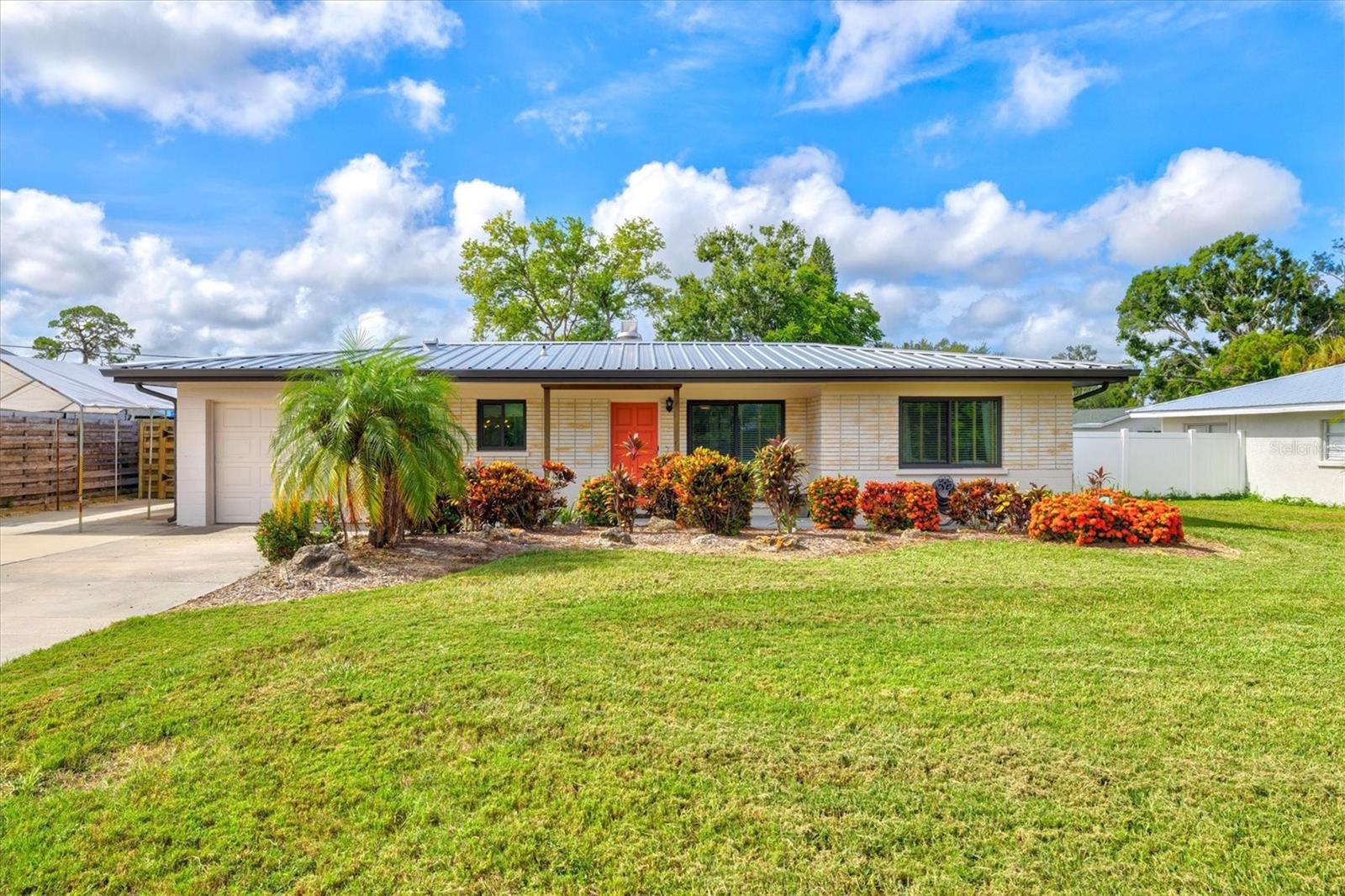 2708 Fort Worth St, Sarasota, FL 34231