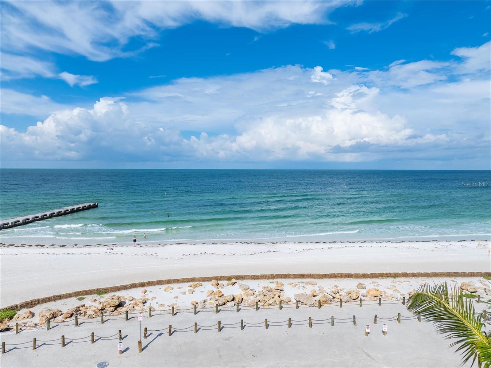 1207 Gulf Dr S, Bradenton Beach, FL 34217