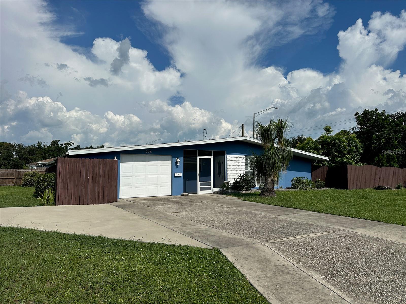1706 Andrea Pl, Sarasota, FL 34235
