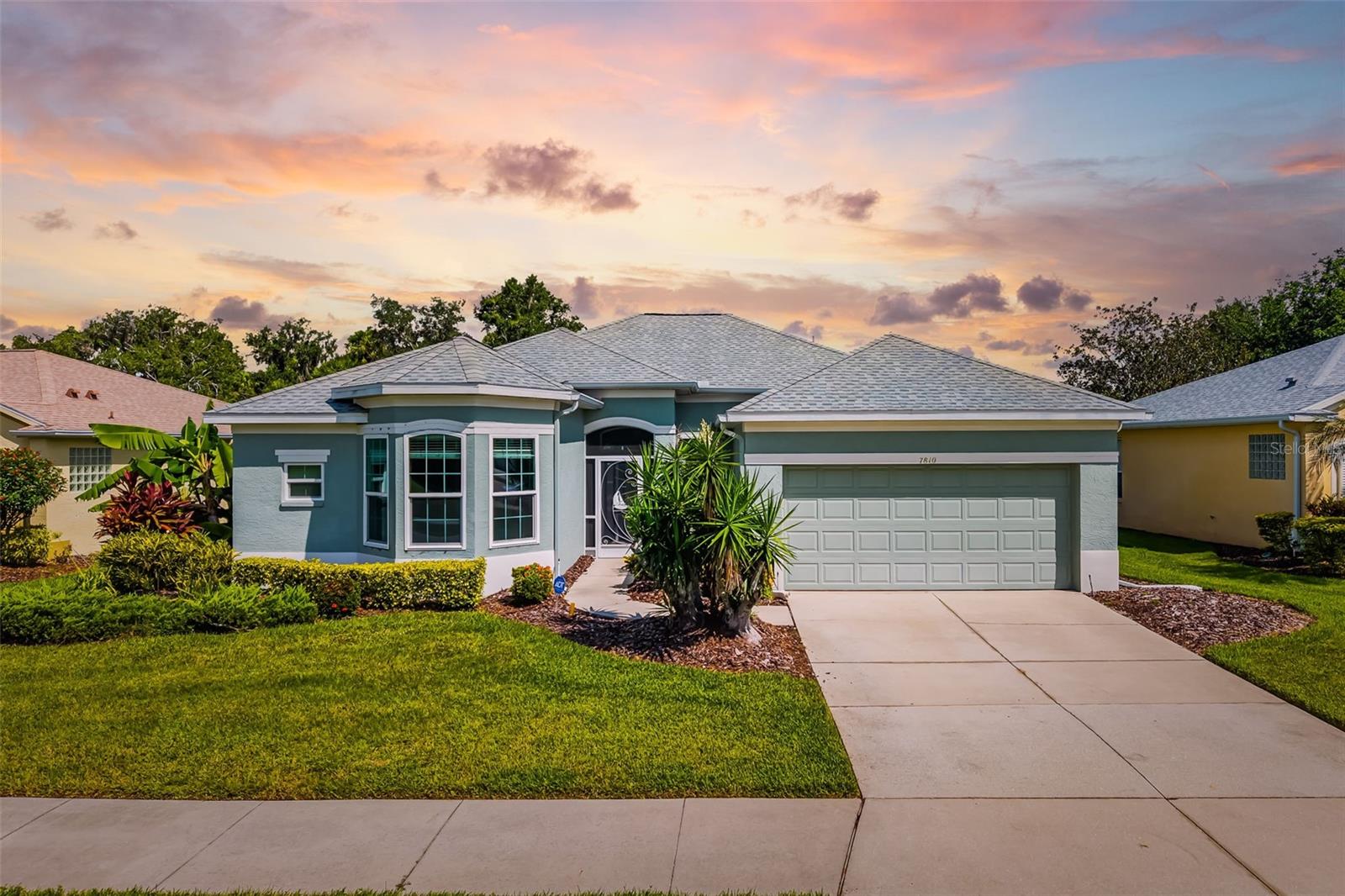 7810 Castleisland Dr, Sarasota, FL 34240