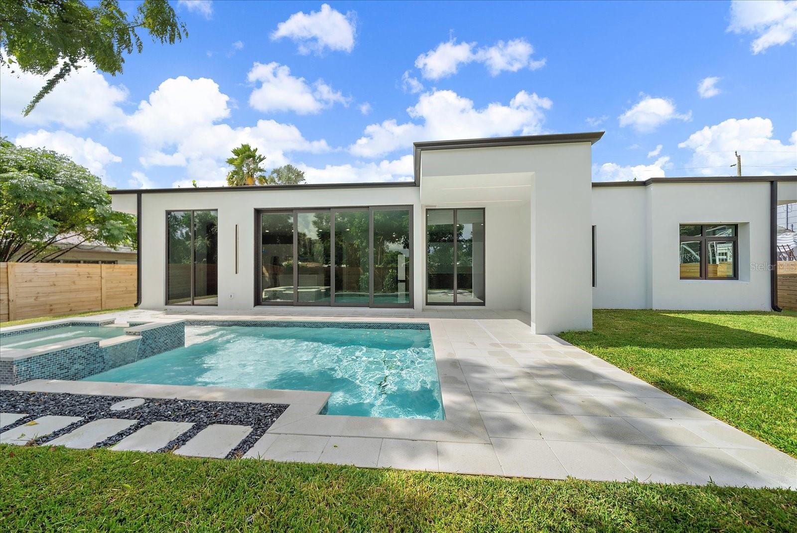 2441 Webber St, Sarasota, FL 34239