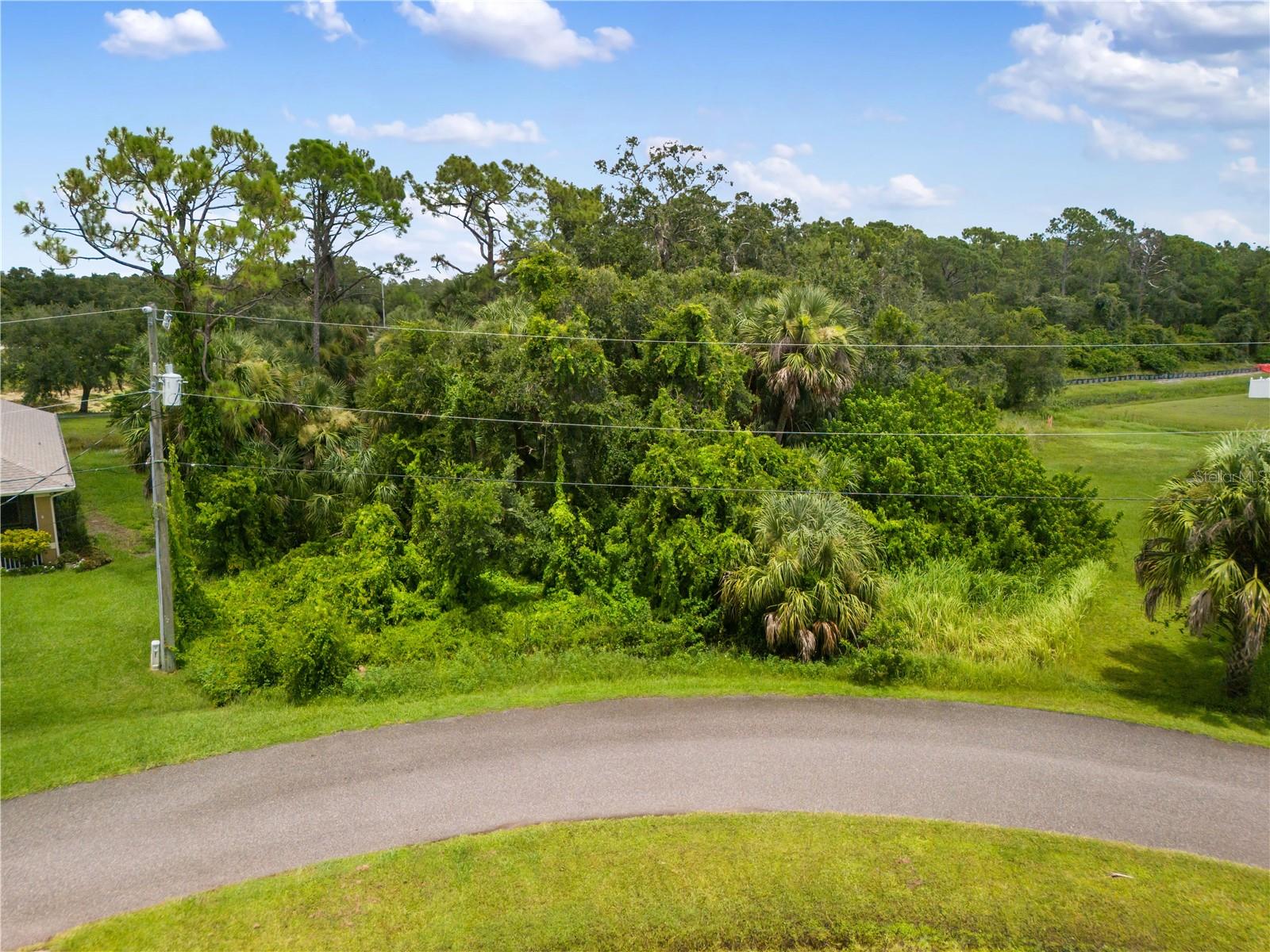 Lorri Cir, North Port, FL 34286