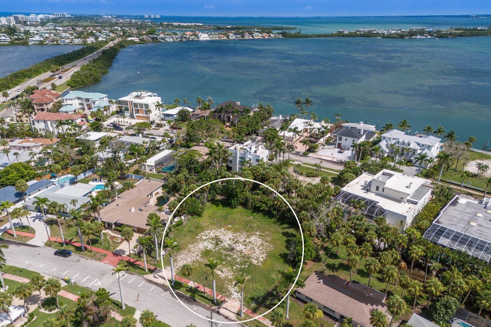 204 N Adams Dr, Sarasota, FL 34236