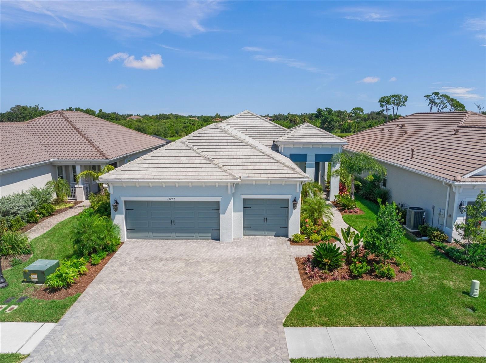 10257 Canaveral Cir, Sarasota, FL 34241